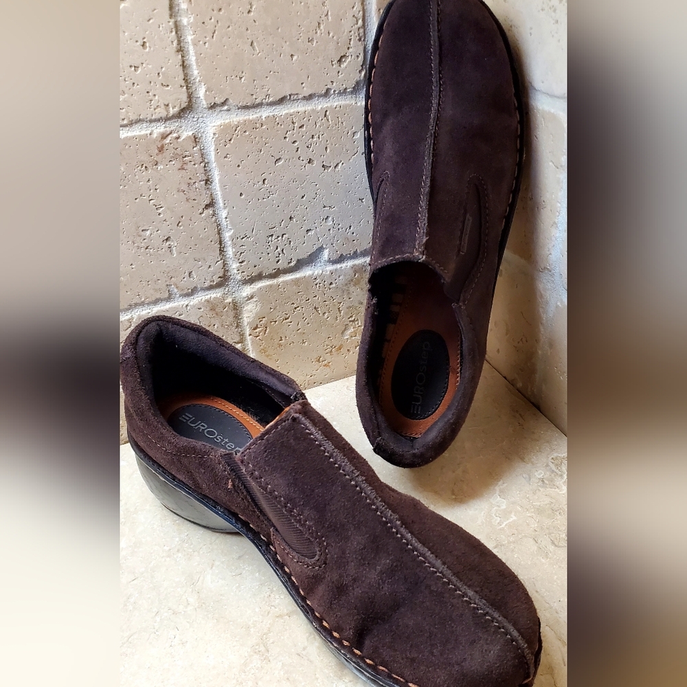 Elegant Brown Suede Mules